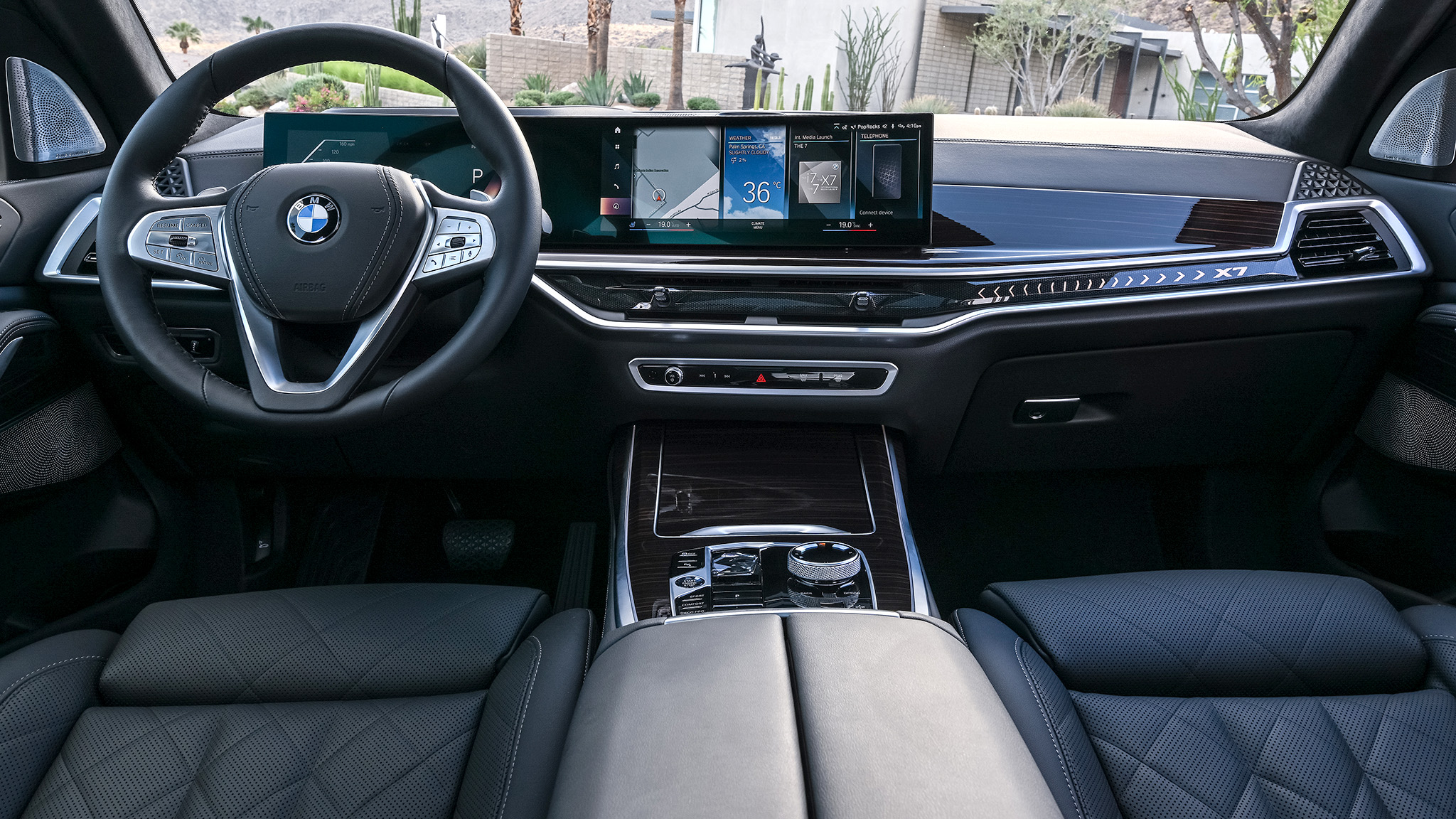 8-2024-BMW-X7-xDrive-40i-front-view