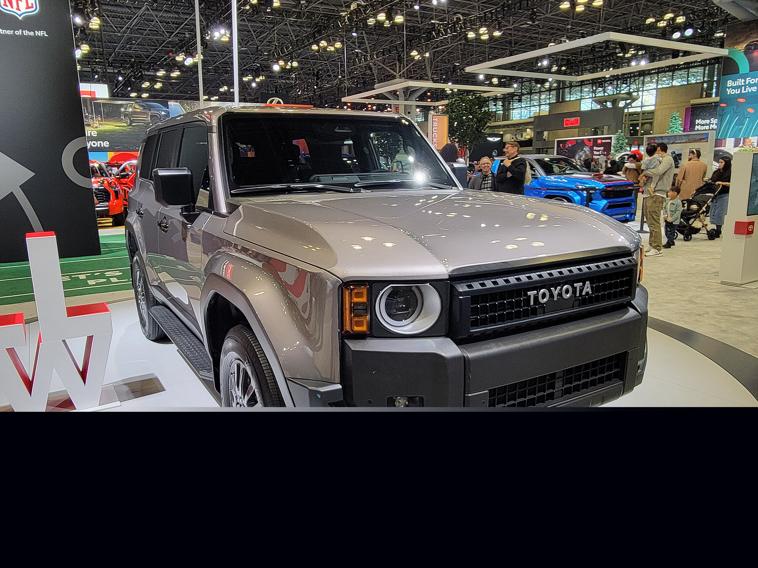 Toyota Land Cruiser 300